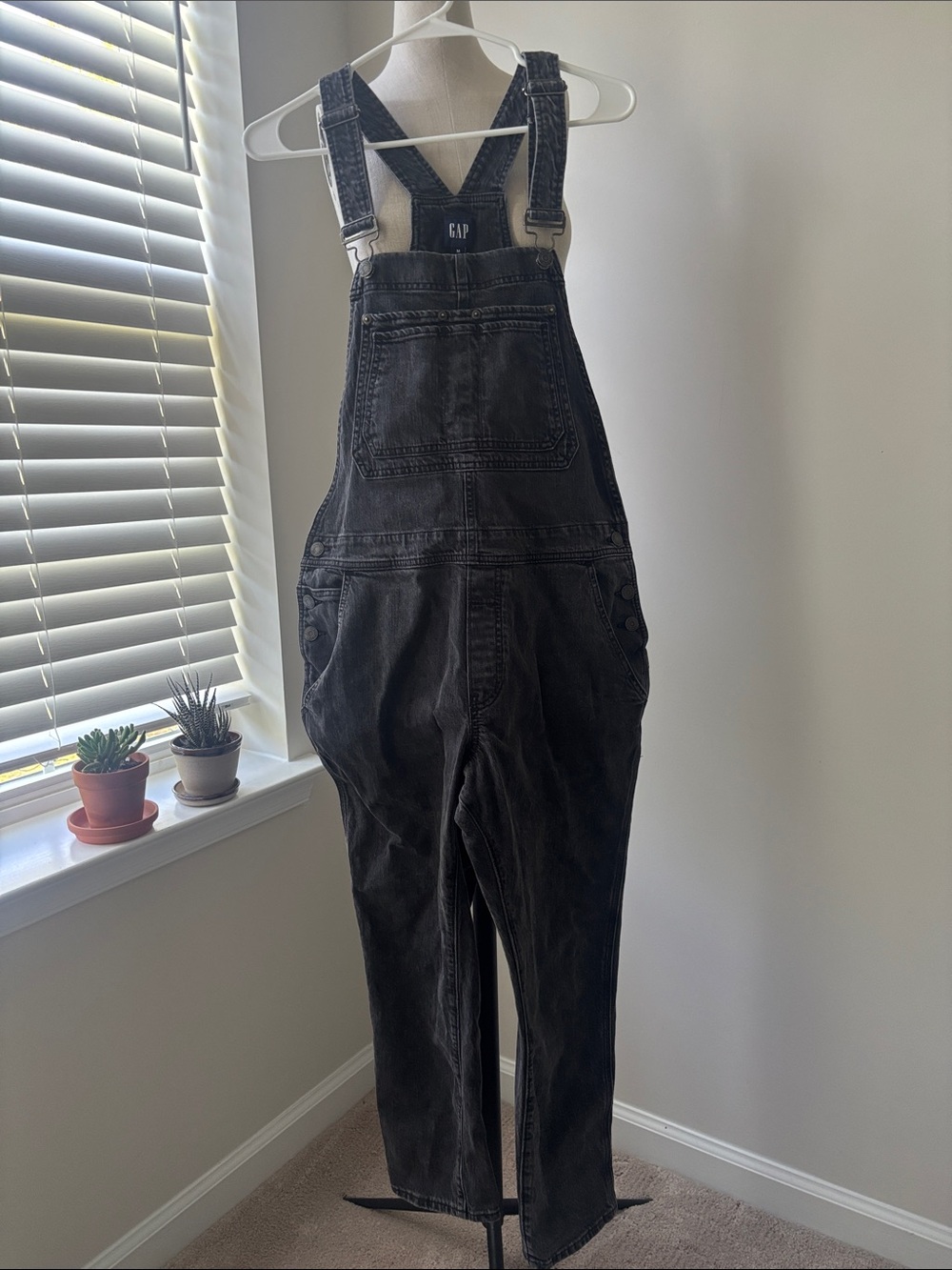 GAP Overalls Womens Medium Charcoal Black Washed Denim Jumpsuit Straight Leg